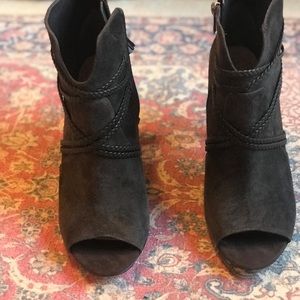 Vince Camuto booties size 11